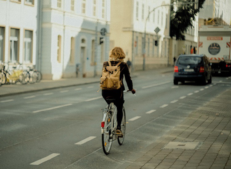 Milano è la città preferita da chi cerca casa “a distanza di bicicletta” 